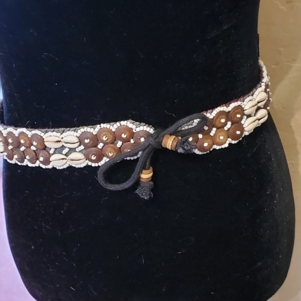 Puka‎ shell hand crafted belt S.M NWOT